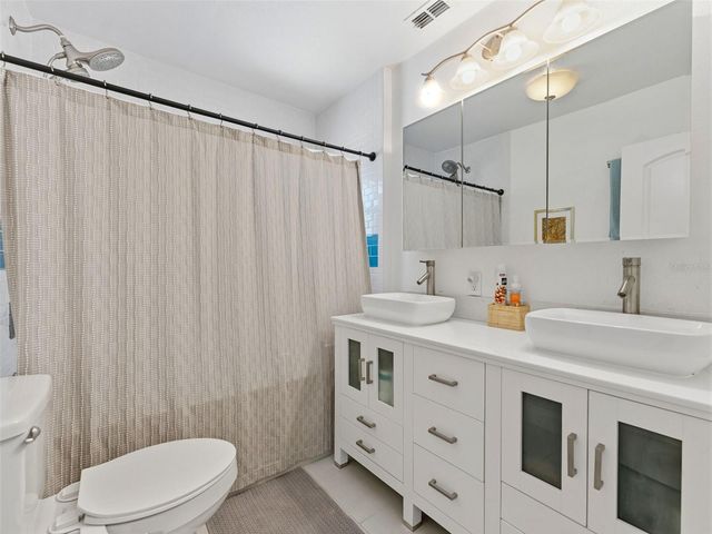 2005 3RD STREET S, St Petersburg, FL 33705