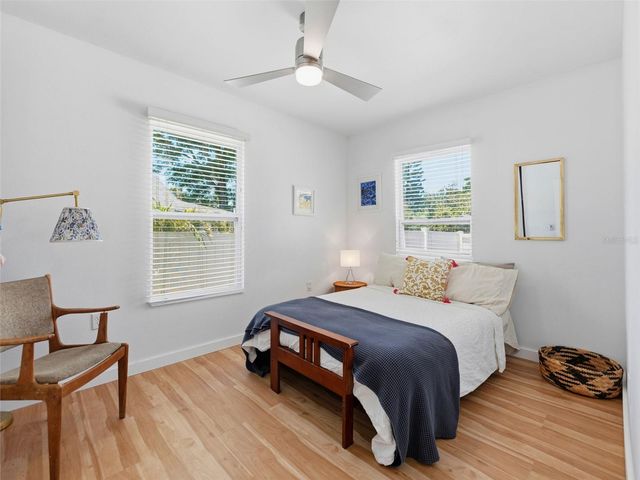 2005 3RD STREET S, St Petersburg, FL 33705