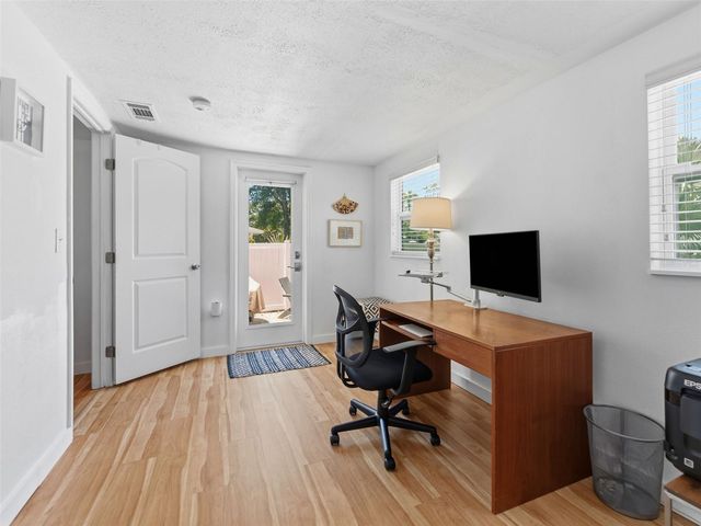 2005 3RD STREET S, St Petersburg, FL 33705