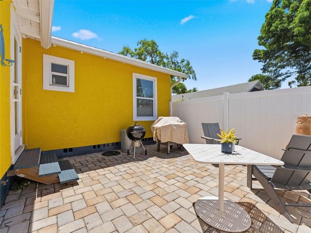 2005 3RD STREET S, St Petersburg, FL 33705