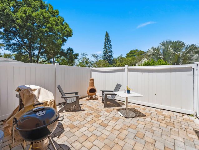 2005 3RD STREET S, St Petersburg, FL 33705