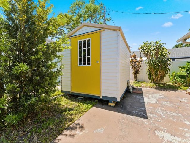 2005 3RD STREET S, St Petersburg, FL 33705