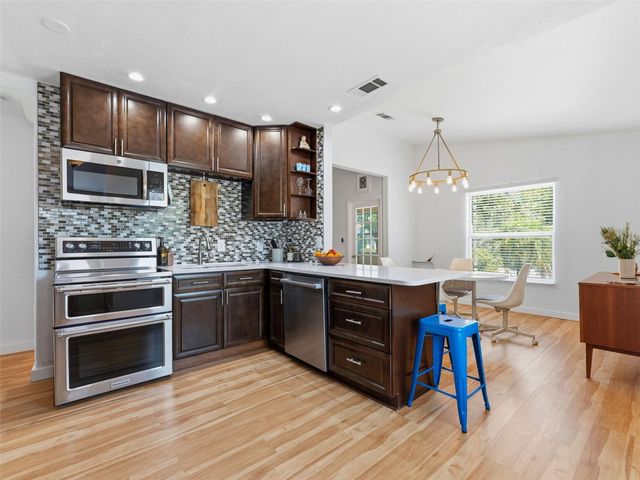 2005 3RD STREET S, St Petersburg, FL 33705