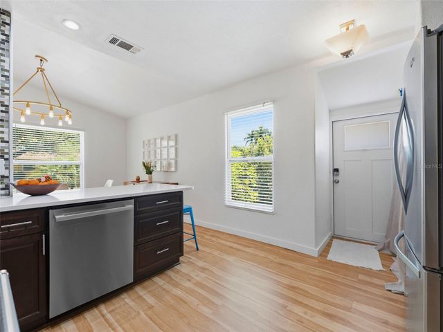 2005 3RD STREET S, St Petersburg, FL 33705