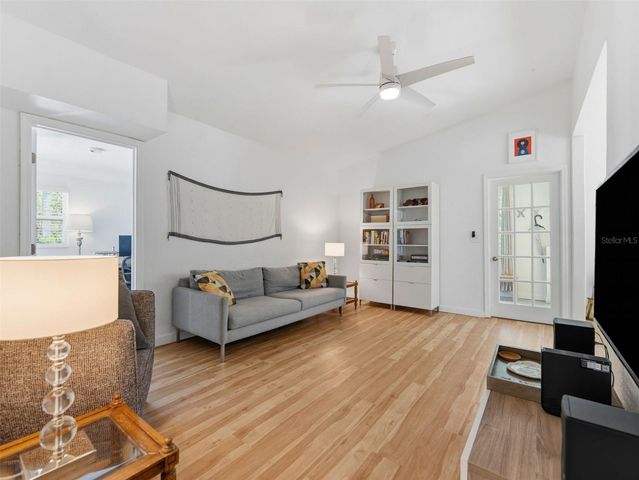 2005 3RD STREET S, St Petersburg, FL 33705