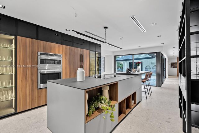 2500 Bayview Drive, Fort Lauderdale, FL 33305