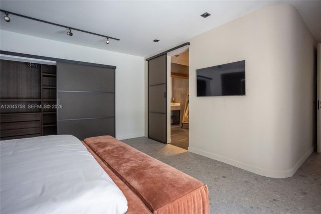 2500 Bayview Drive, Fort Lauderdale, FL 33305