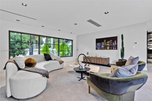 2500 Bayview Drive, Fort Lauderdale, FL 33305