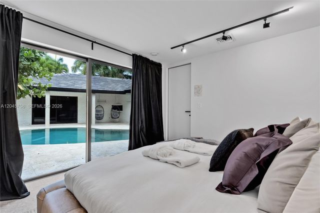 2500 Bayview Drive, Fort Lauderdale, FL 33305
