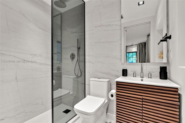 2500 Bayview Drive, Fort Lauderdale, FL 33305