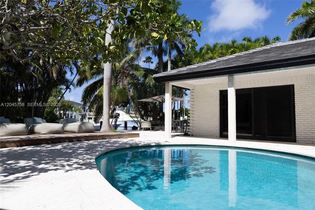 2500 Bayview Drive, Fort Lauderdale, FL 33305