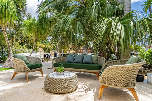 2500 Bayview Drive, Fort Lauderdale, FL 33305