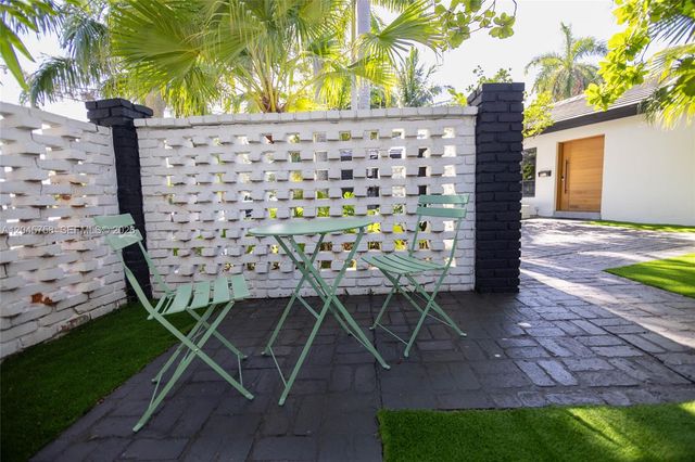 2500 Bayview Drive, Fort Lauderdale, FL 33305