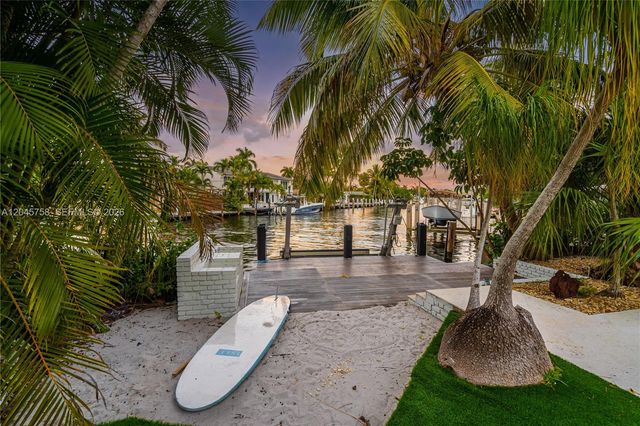 2500 Bayview Drive, Fort Lauderdale, FL 33305