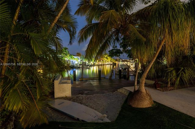 2500 Bayview Drive, Fort Lauderdale, FL 33305