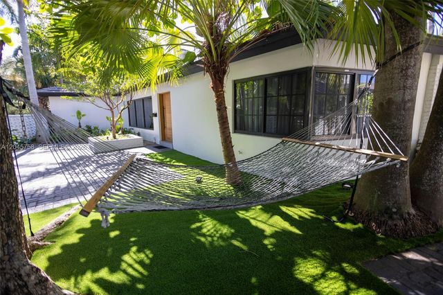 2500 Bayview Drive, Fort Lauderdale, FL 33305