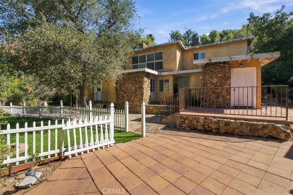 10058 Sunland, Sunland, CA 91040 — exterior