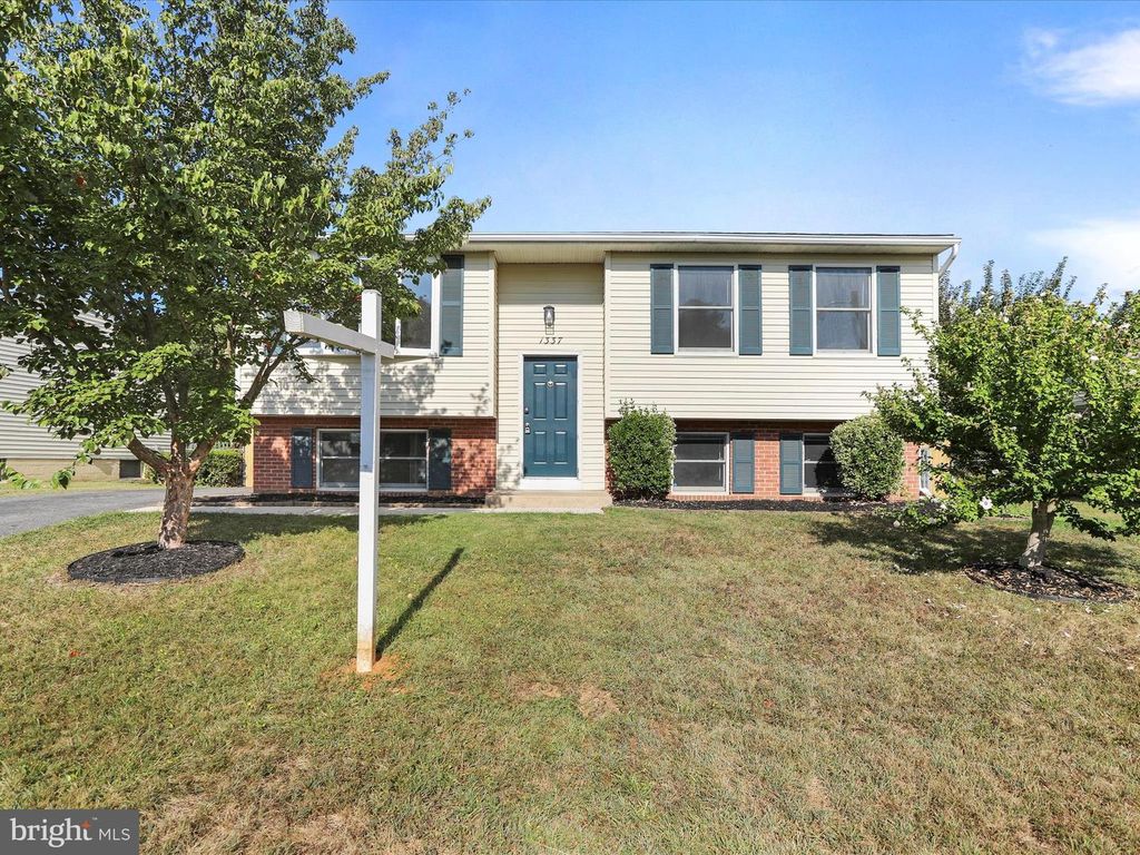 1337 CEDARBROOK DR, Hagerstown, MD 21742
