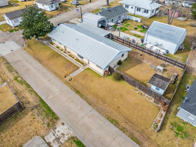 1115 Maxine St, Houma, LA 70363