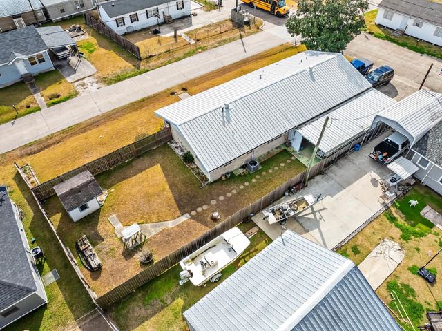 1115 Maxine St, Houma, LA 70363