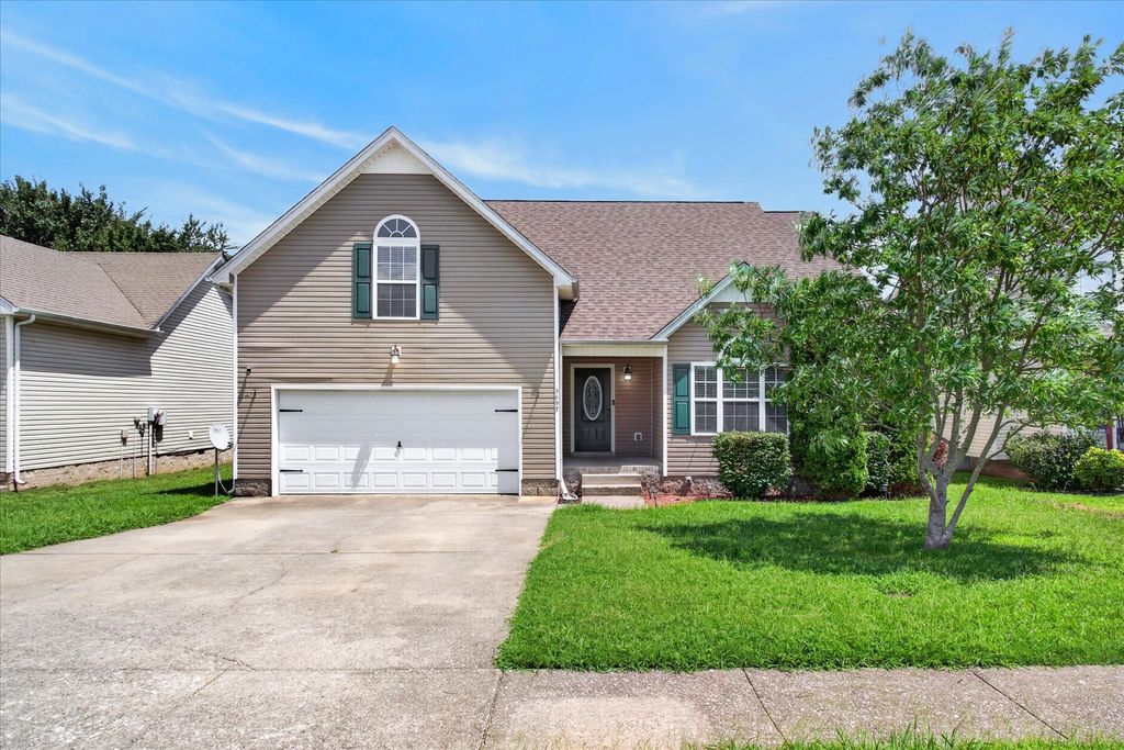 3697 Nadia Drive, Clarksville, TN 37040
