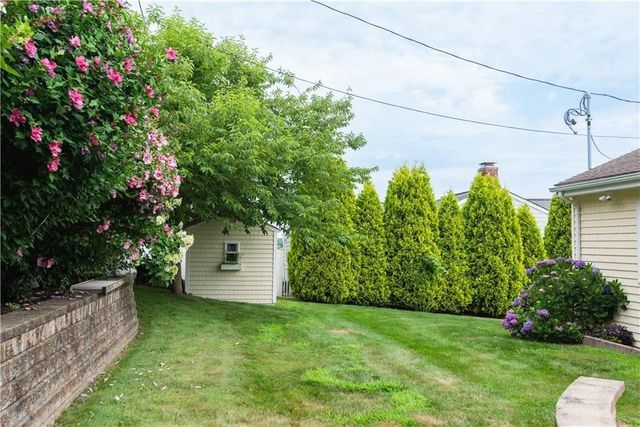 5 Sherri Lane, Middletown, RI 02842