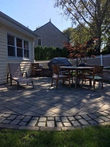 5 Sherri Lane, Middletown, RI 02842