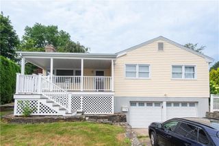 5 Sherri Lane, Middletown, RI 02842