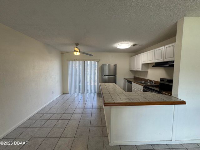 319 Cavanah Dr Apt B, Holly Hill, FL 32117