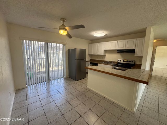 319 Cavanah Dr Apt B, Holly Hill, FL 32117