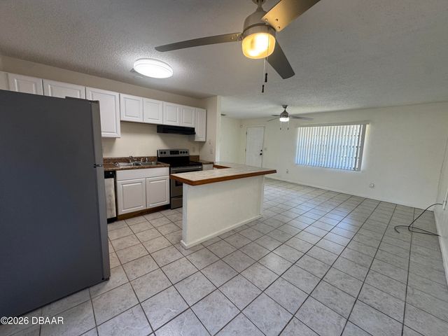 319 Cavanah Dr Apt B, Holly Hill, FL 32117