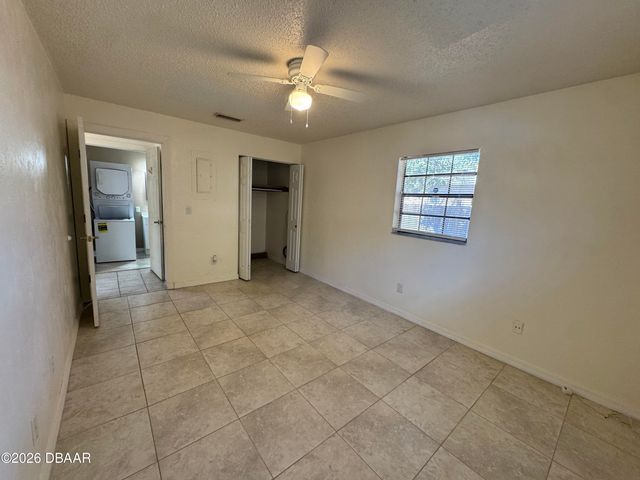 319 Cavanah Dr Apt B, Holly Hill, FL 32117