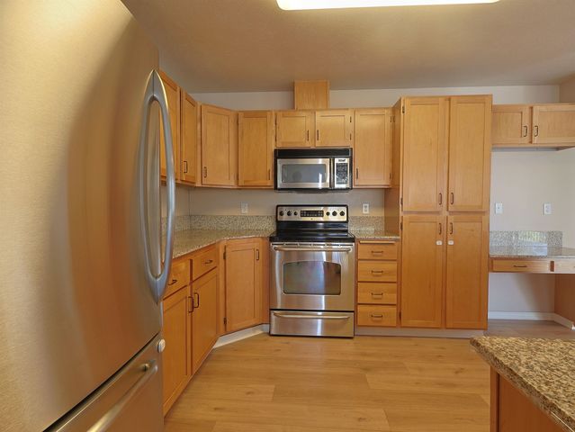 930 S COWLEY St, Spokane, WA 99202