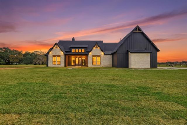 467 Springfield Trail, Angleton, TX 77515