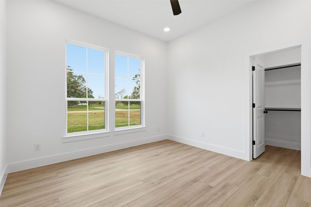 467 Springfield Trail, Angleton, TX 77515