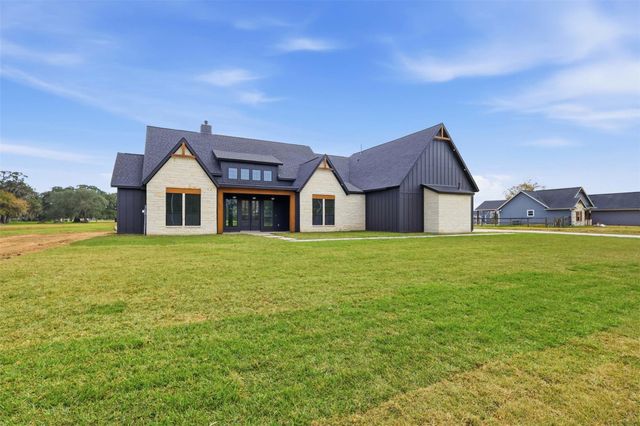 467 Springfield Trail, Angleton, TX 77515