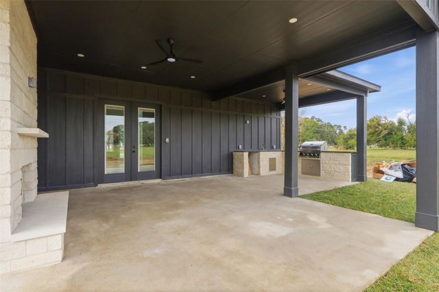 467 Springfield Trail, Angleton, TX 77515