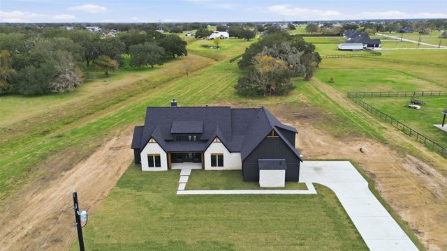 467 Springfield Trail, Angleton, TX 77515