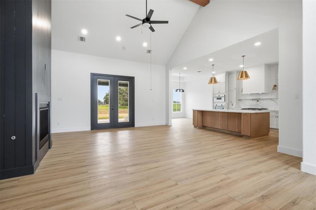 467 Springfield Trail, Angleton, TX 77515