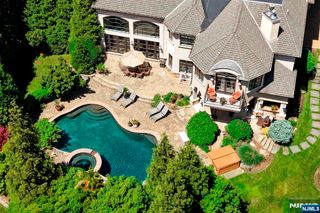 70 Oak Drive, Upper Saddle River, NJ 07458