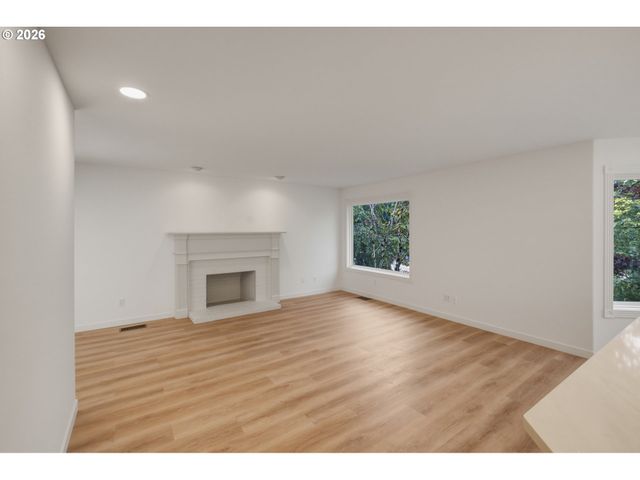 15092 Sw ASHLEY Dr, Portland, OR 97224