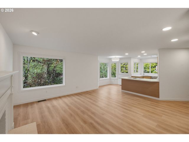 15092 Sw ASHLEY Dr, Portland, OR 97224