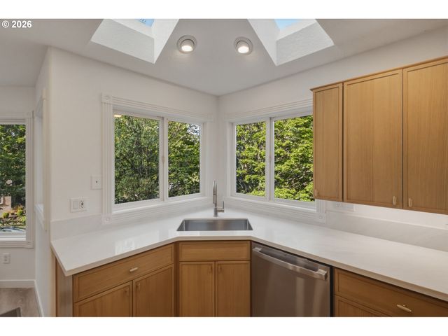 15092 Sw ASHLEY Dr, Portland, OR 97224