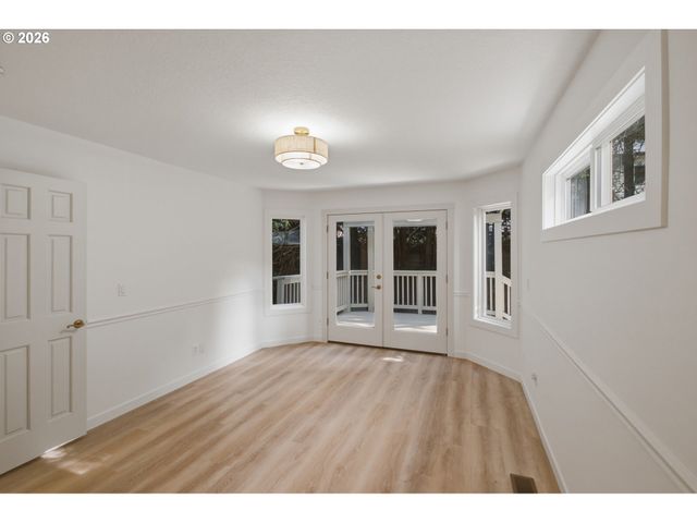 15092 Sw ASHLEY Dr, Portland, OR 97224