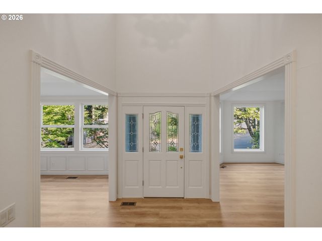 15092 Sw ASHLEY Dr, Portland, OR 97224