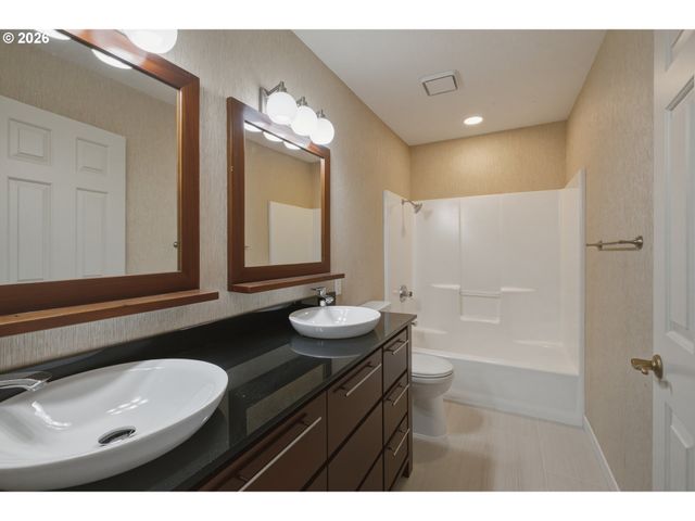 15092 Sw ASHLEY Dr, Portland, OR 97224