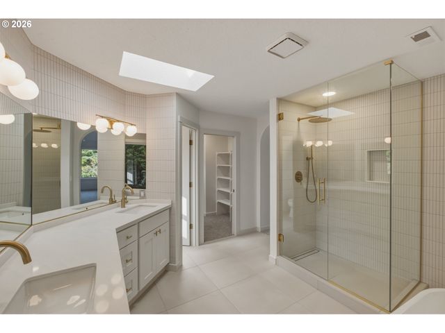15092 Sw ASHLEY Dr, Portland, OR 97224