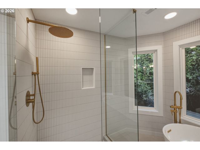 15092 Sw ASHLEY Dr, Portland, OR 97224