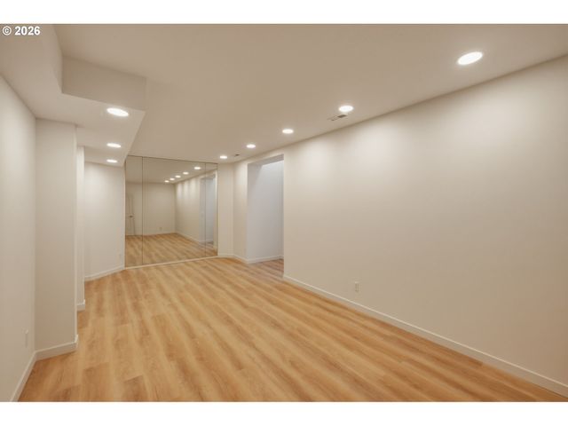 15092 Sw ASHLEY Dr, Portland, OR 97224