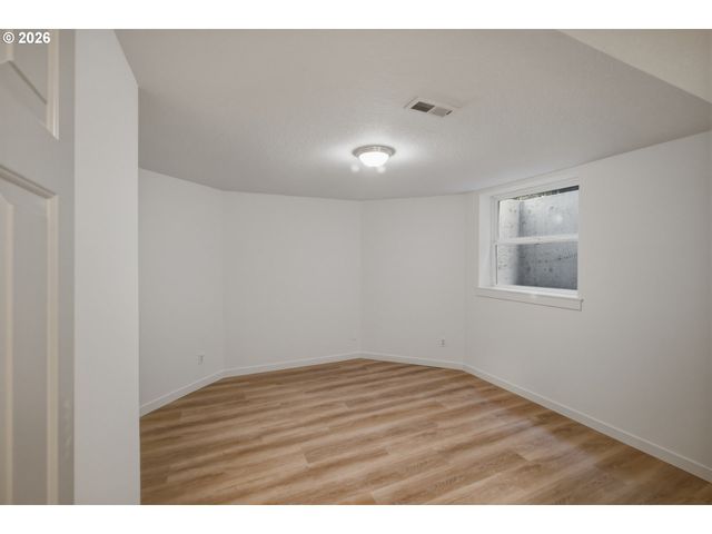 15092 Sw ASHLEY Dr, Portland, OR 97224